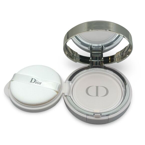 Dior Capture DreamSkin Fresh & Perfect Cushion Foundation - 030 Medium Beige - Picture 3 of 4